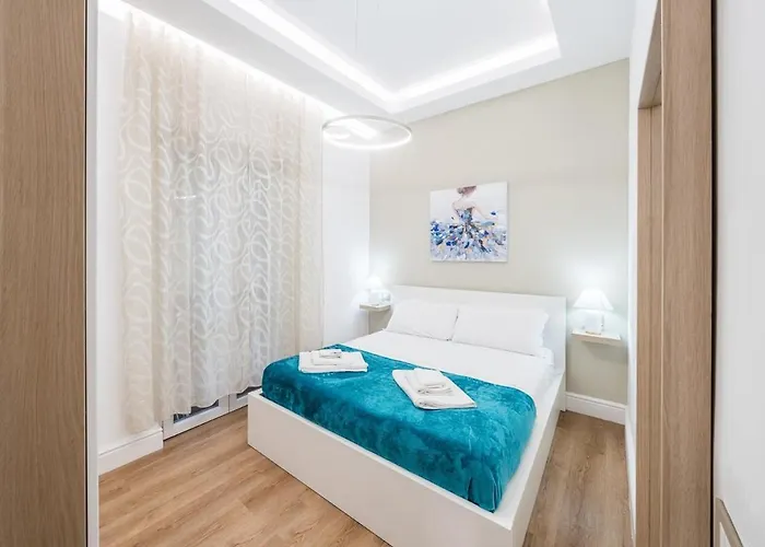 Parcheggio Privato 15 Minuti A Piedi Dalla Stazione Di Migliarina Apartmán *